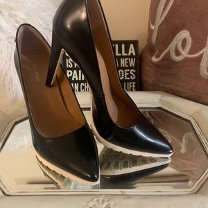 Calvin Klein Brigitte Pumps Size 7